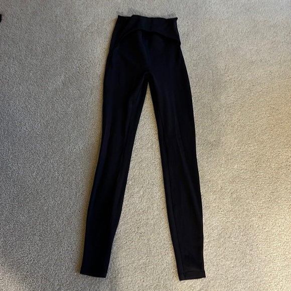 Black lululemon leggings size 2 - Picture 1 of 2